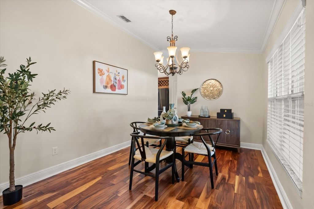 Image 14 of property listing at 4512 BRIDGEWATER DRIVE, Orlando, FL 32817