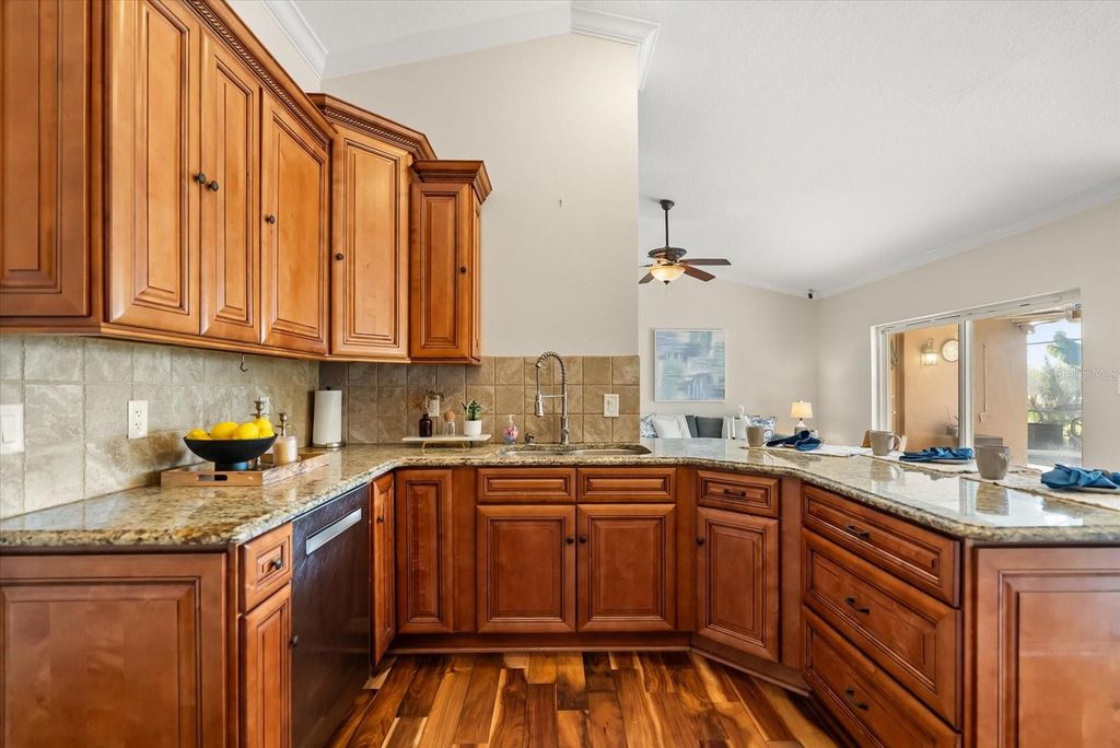 Image 20 of property listing at 4512 BRIDGEWATER DRIVE, Orlando, FL 32817