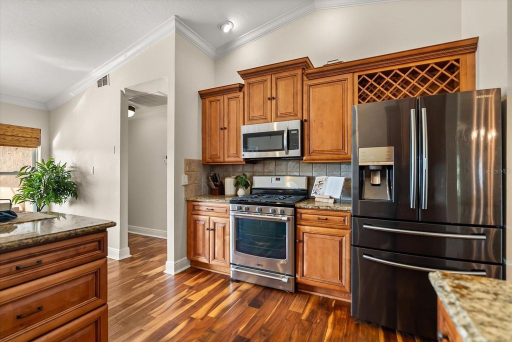 Image 21 of property listing at 4512 BRIDGEWATER DRIVE, Orlando, FL 32817