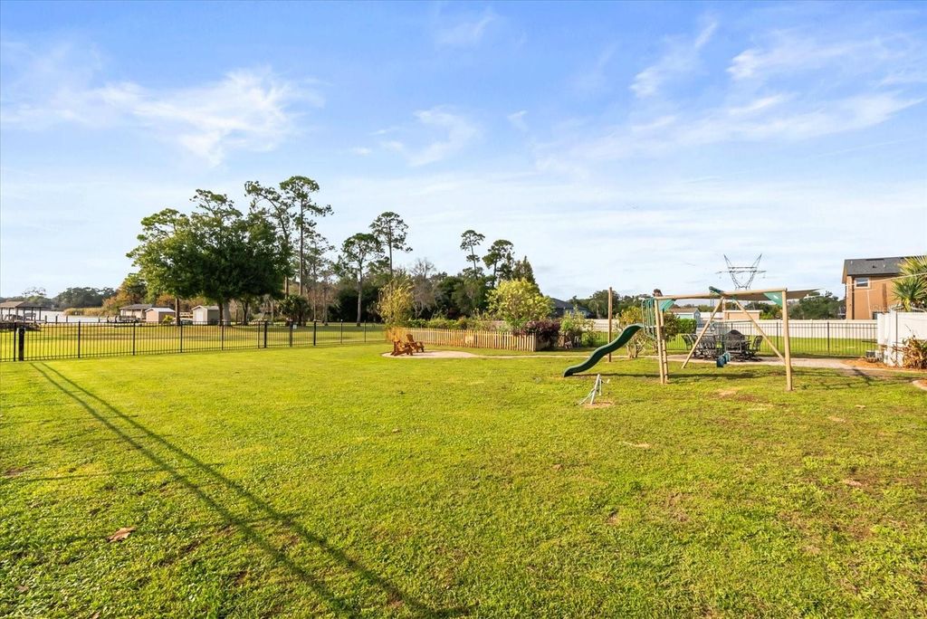 Image 33 of property listing at 4512 BRIDGEWATER DRIVE, Orlando, FL 32817