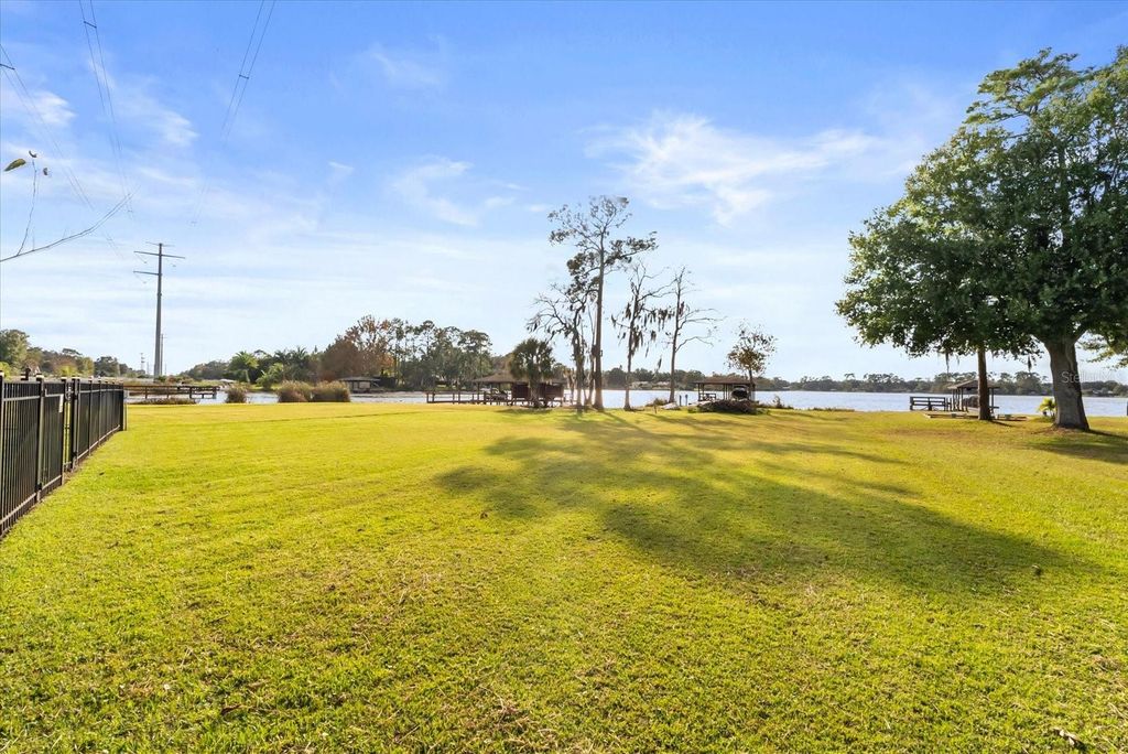 Image 35 of property listing at 4512 BRIDGEWATER DRIVE, Orlando, FL 32817