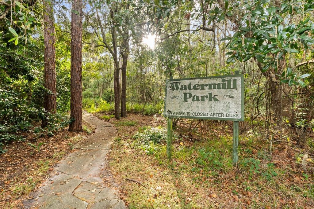 Image 38 of property listing at 4512 BRIDGEWATER DRIVE, Orlando, FL 32817