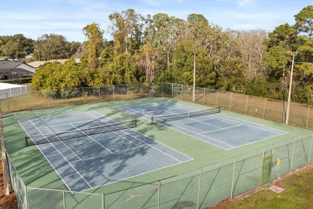 Image 42 of property listing at 4512 BRIDGEWATER DRIVE, Orlando, FL 32817