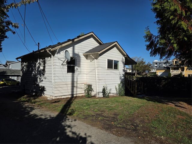 3700 S Holly Street, Seattle, WA 98118