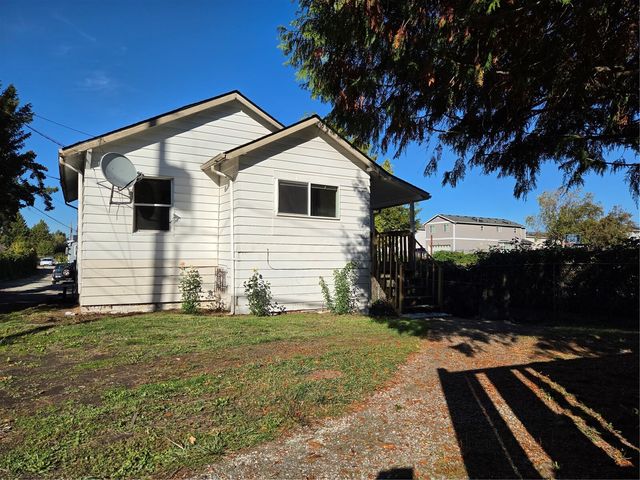3700 S Holly Street, Seattle, WA 98118
