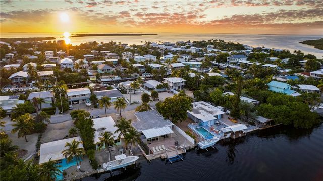 132 E Gardenia St, Tavernier, FL 33070