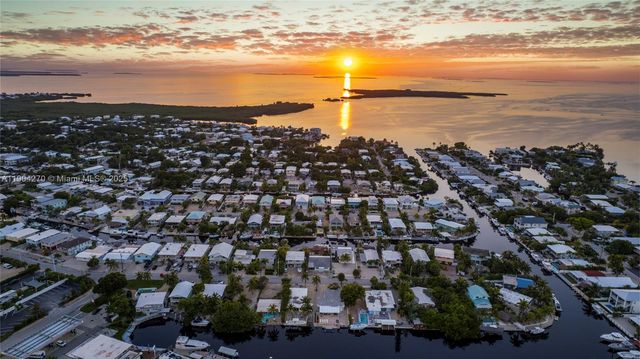 132 E Gardenia St, Tavernier, FL 33070