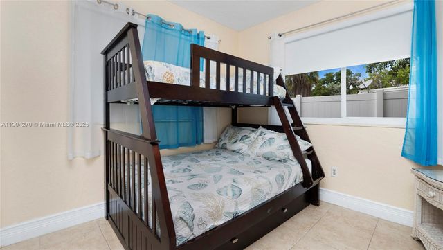 132 E Gardenia St, Tavernier, FL 33070