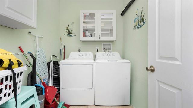 132 E Gardenia St, Tavernier, FL 33070