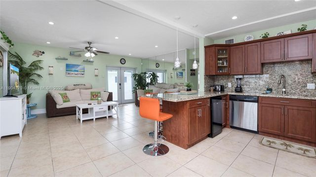 132 E Gardenia St, Tavernier, FL 33070