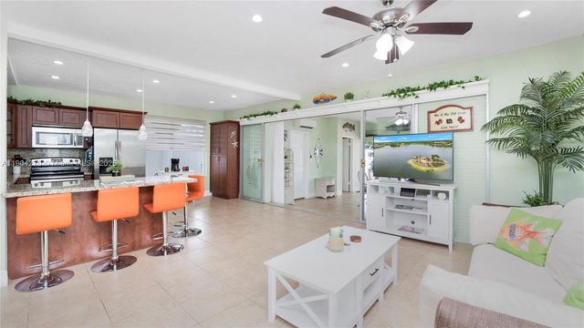 132 E Gardenia St, Tavernier, FL 33070