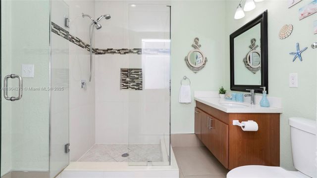 132 E Gardenia St, Tavernier, FL 33070