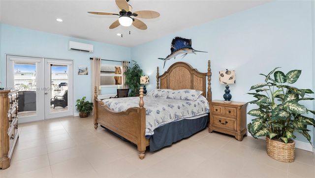 132 E Gardenia St, Tavernier, FL 33070