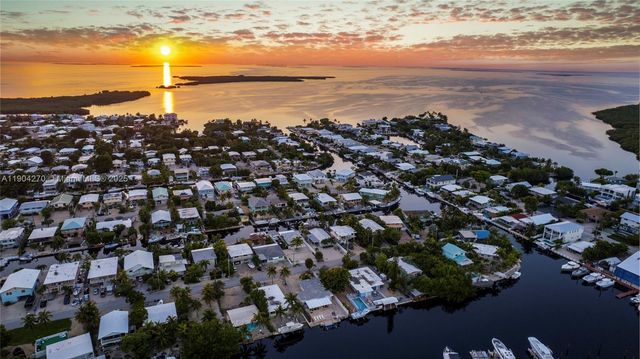 132 E Gardenia St, Tavernier, FL 33070