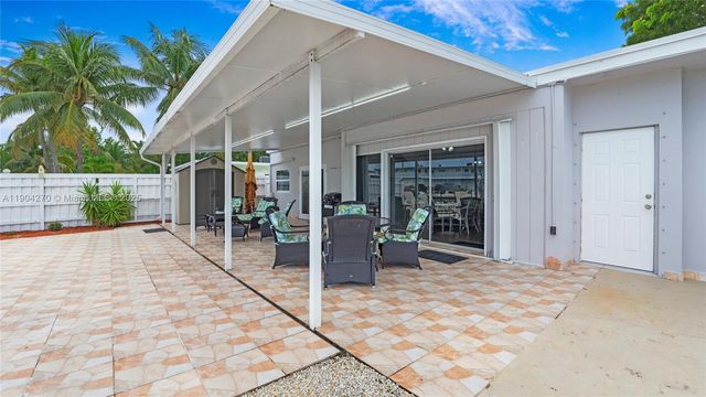 132 E Gardenia St, Tavernier, FL 33070