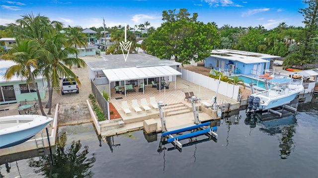 132 E Gardenia St, Tavernier, FL 33070
