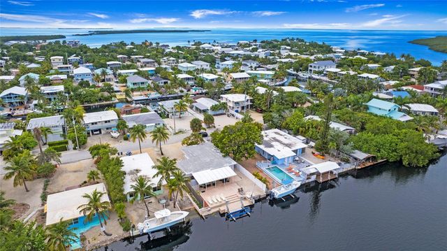 132 E Gardenia St, Tavernier, FL 33070