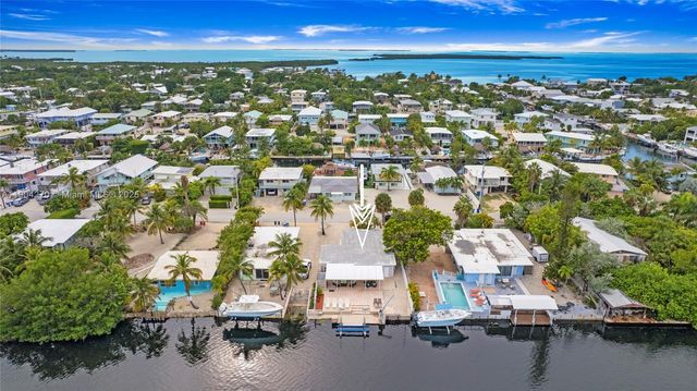 132 E Gardenia St, Tavernier, FL 33070