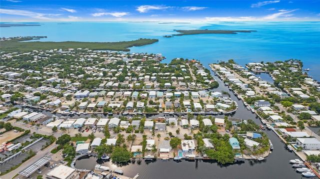 132 E Gardenia St, Tavernier, FL 33070
