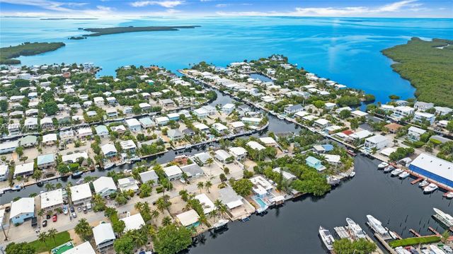 132 E Gardenia St, Tavernier, FL 33070