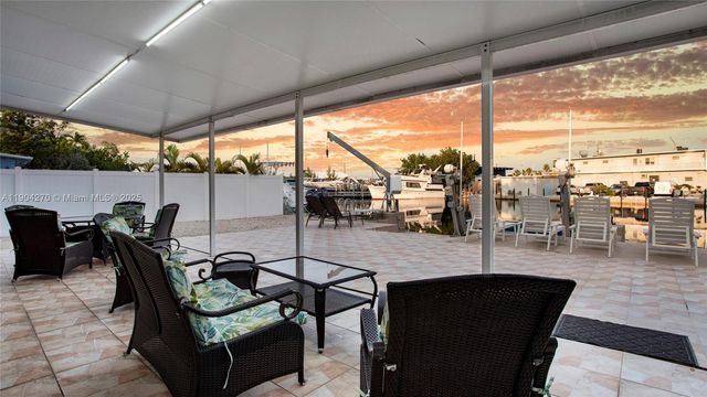 132 E Gardenia St, Tavernier, FL 33070