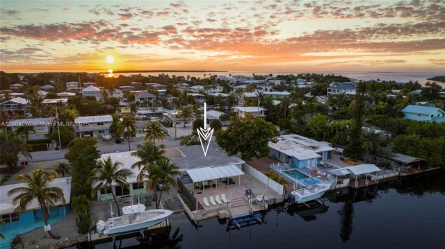 132 E Gardenia St, Tavernier, FL 33070