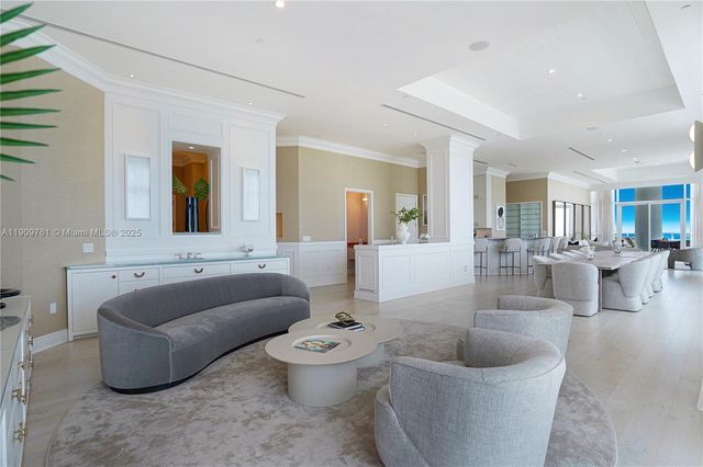 4401 Collins Ave PH South, Miami Beach, FL 33140