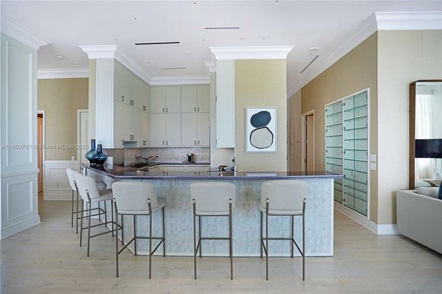 4401 Collins Ave PH South, Miami Beach, FL 33140