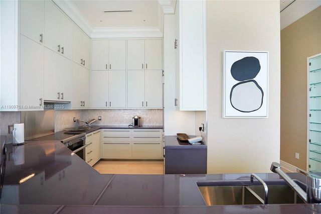 4401 Collins Ave PH South, Miami Beach, FL 33140