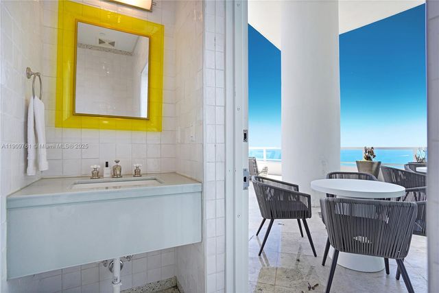 4401 Collins Ave PH South, Miami Beach, FL 33140