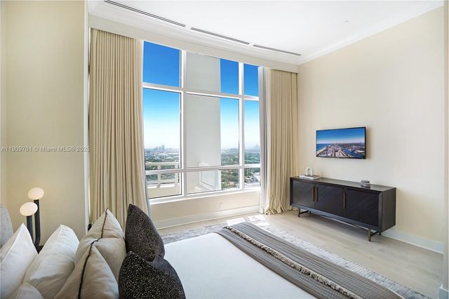 4401 Collins Ave PH South, Miami Beach, FL 33140