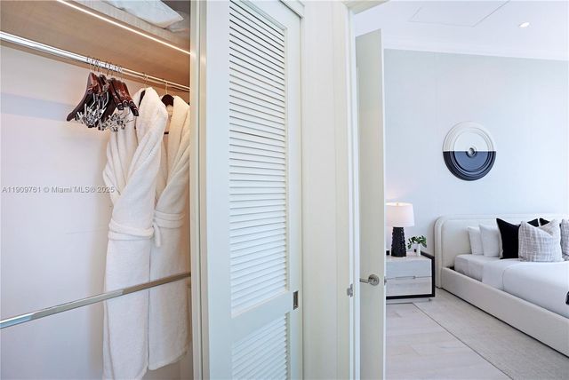 4401 Collins Ave PH South, Miami Beach, FL 33140