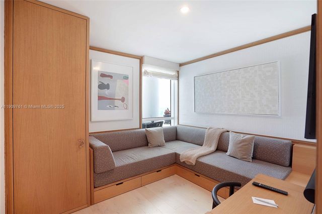 4401 Collins Ave PH South, Miami Beach, FL 33140