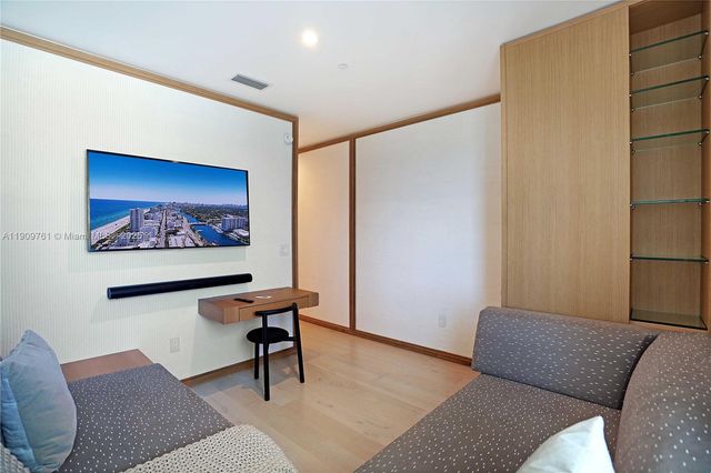 4401 Collins Ave PH South, Miami Beach, FL 33140