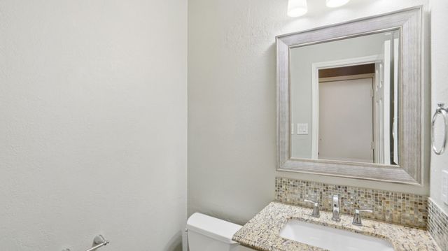 607 Ashcroft Drive, Grapevine, TX 76051