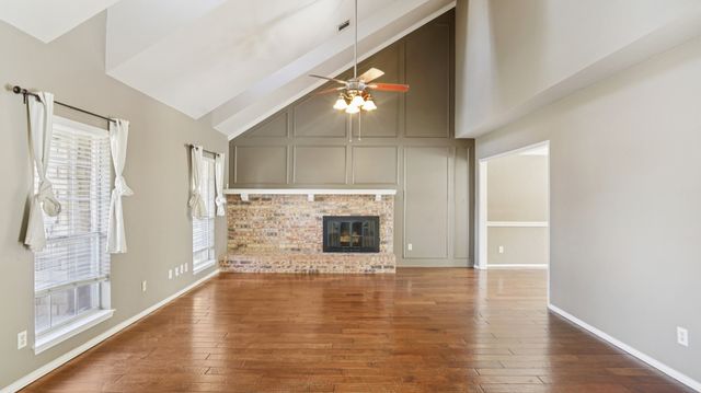 607 Ashcroft Drive, Grapevine, TX 76051