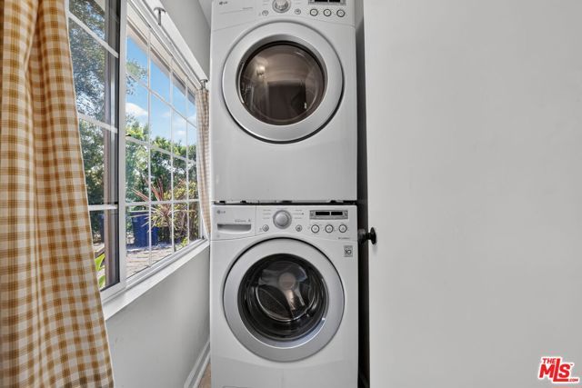 5551 Arch Crest Drive, Los Angeles, CA 90043