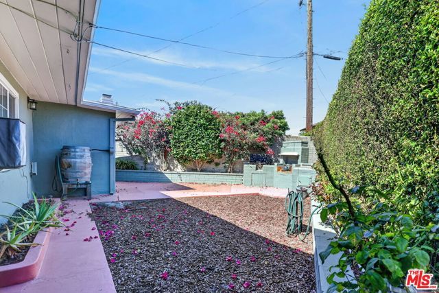 5551 Arch Crest Drive, Los Angeles, CA 90043