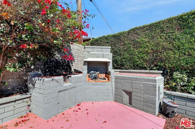 5551 Arch Crest Drive, Los Angeles, CA 90043