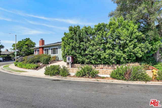 5551 Arch Crest Drive, Los Angeles, CA 90043