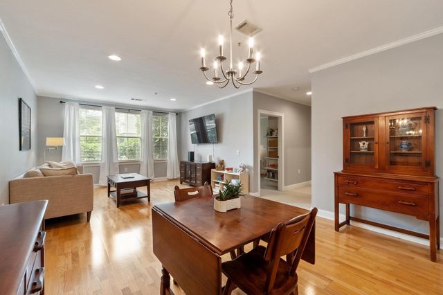 1 Harvest Dr 108, North Andover, MA 01845