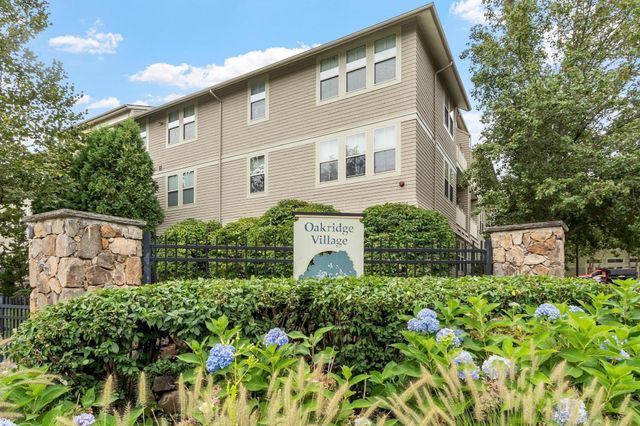 1 Harvest Dr 108, North Andover, MA 01845