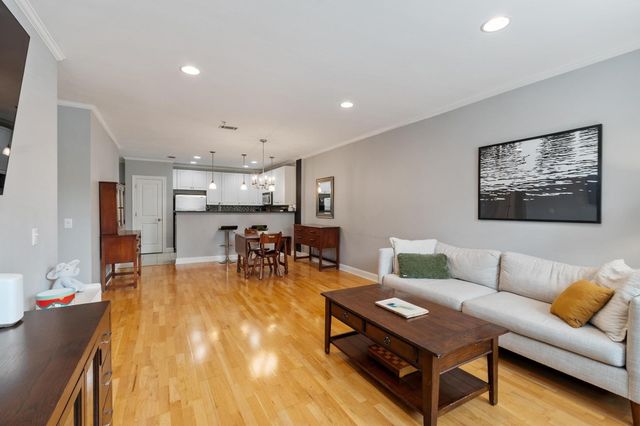 1 Harvest Dr 108, North Andover, MA 01845