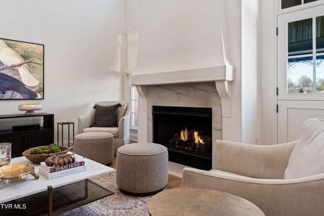 1815 Waters Edge Drive, Johnson City, TN 37604