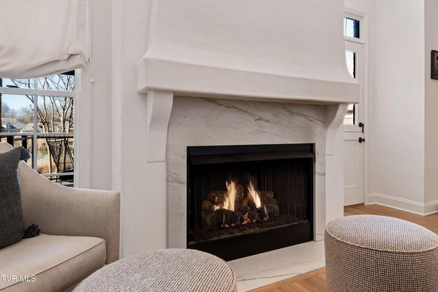 1815 Waters Edge Drive, Johnson City, TN 37604