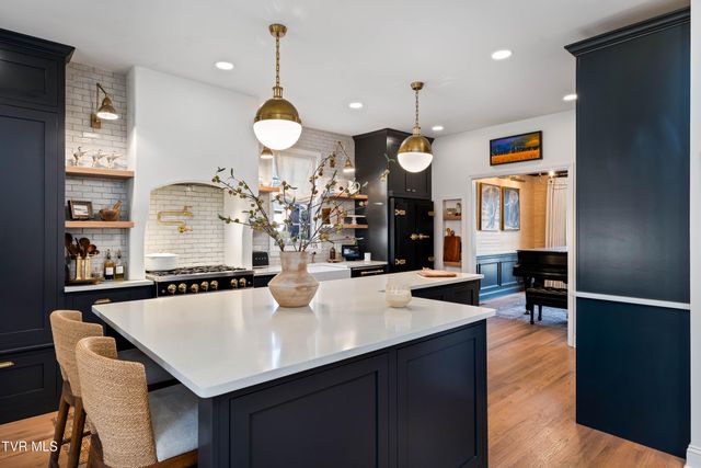 1815 Waters Edge Drive, Johnson City, TN 37604