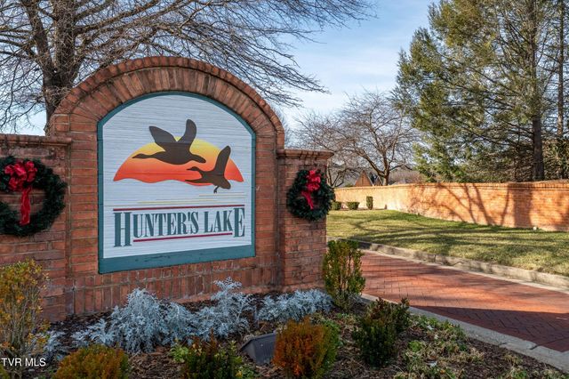 1815 Waters Edge Drive, Johnson City, TN 37604