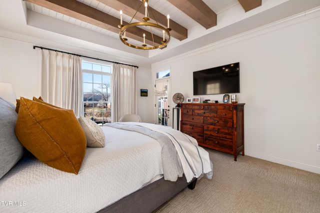 1815 Waters Edge Drive, Johnson City, TN 37604