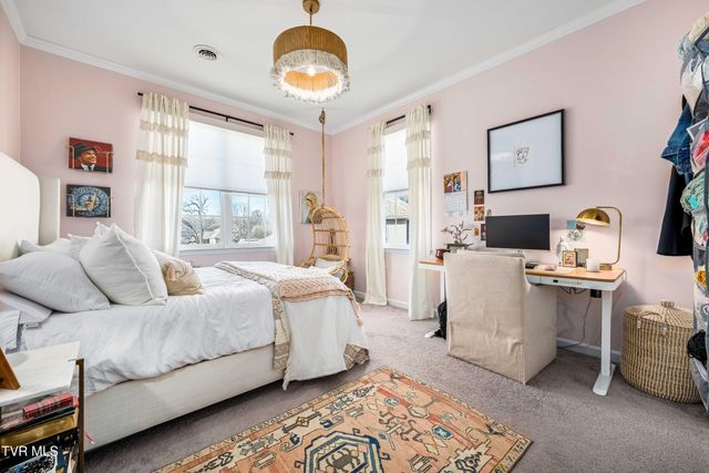 1815 Waters Edge Drive, Johnson City, TN 37604