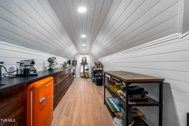 1815 Waters Edge Drive, Johnson City, TN 37604